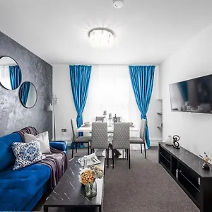 Cosy 4-bedroom Next To Borough Apartment